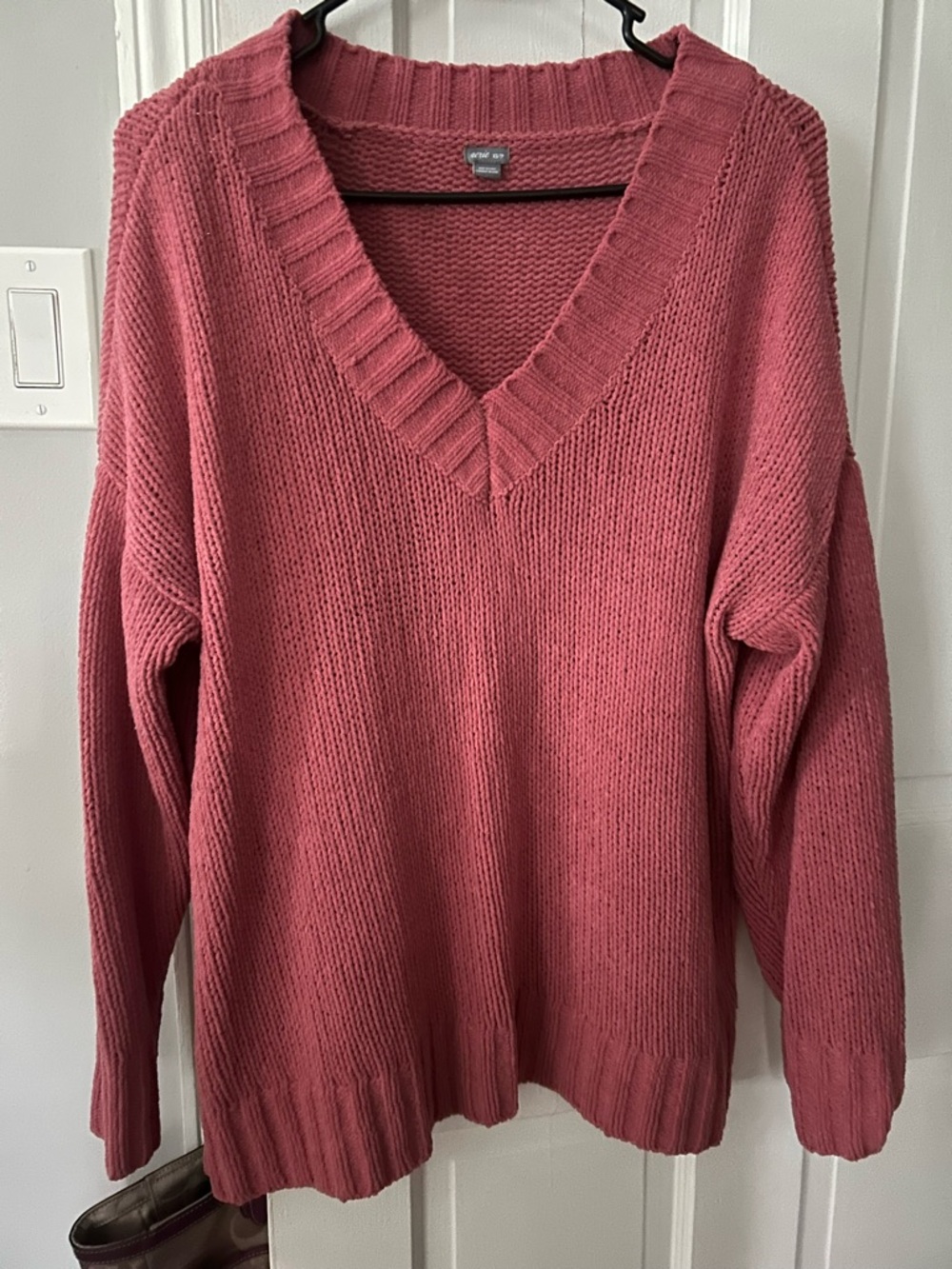 aerie Rose Pink V-Neck Chunky Knit Sweater